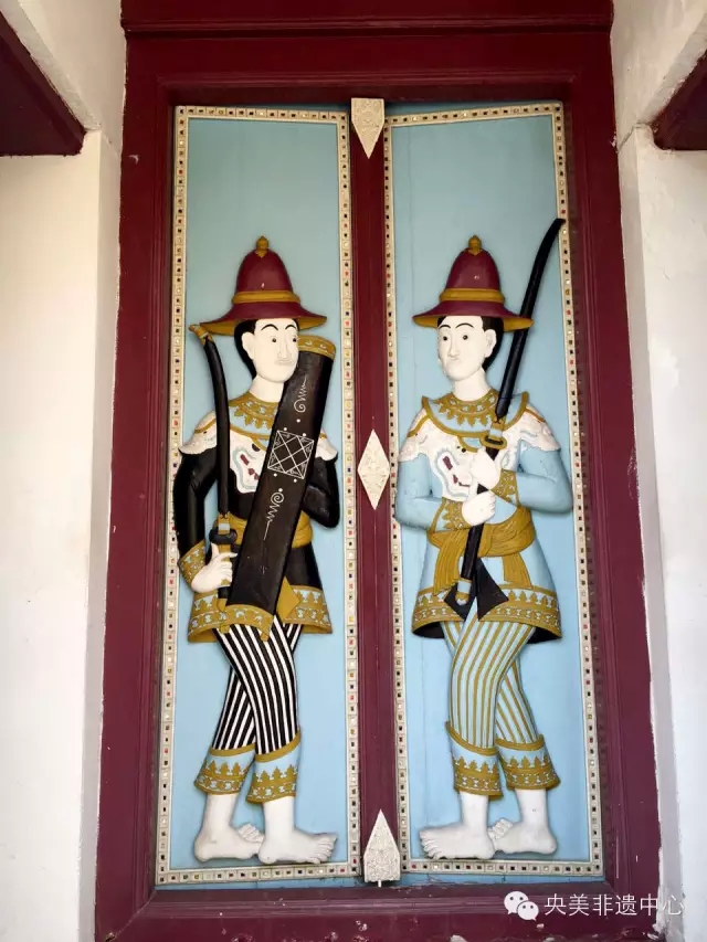 曼谷大皇宮建筑上的門(mén)畫(huà)（喬曉光拍攝）